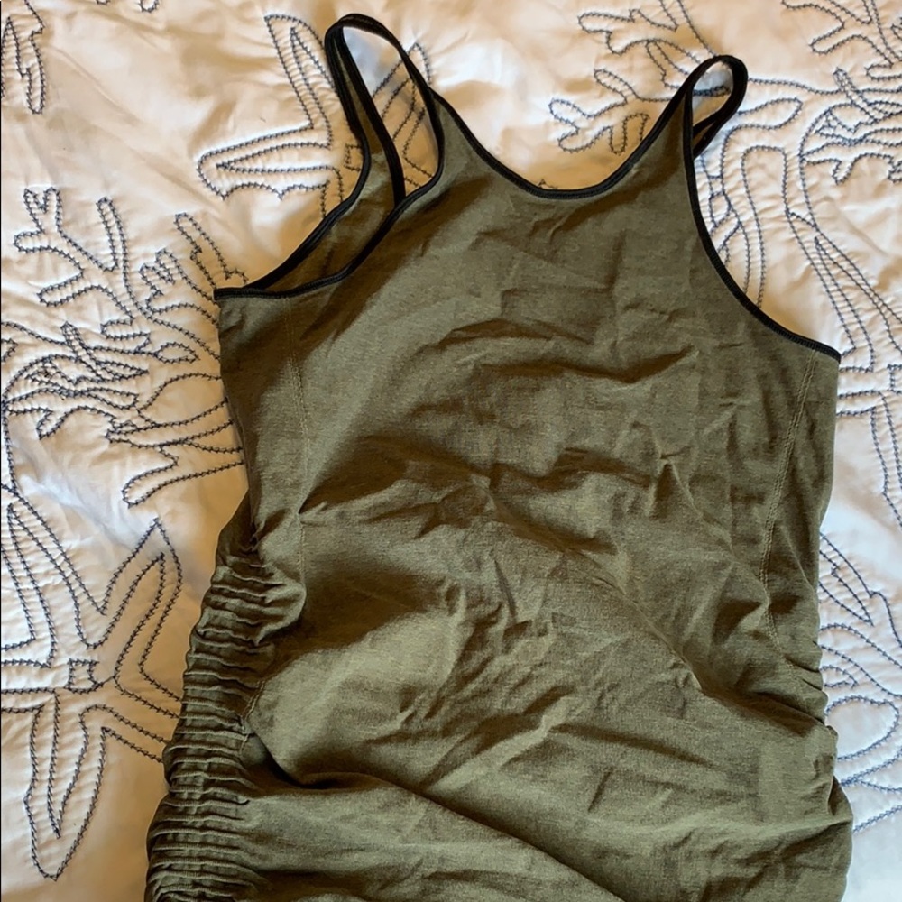 Lululemon high neck tank
